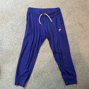 Woman’s Nike Capri Sweatpants